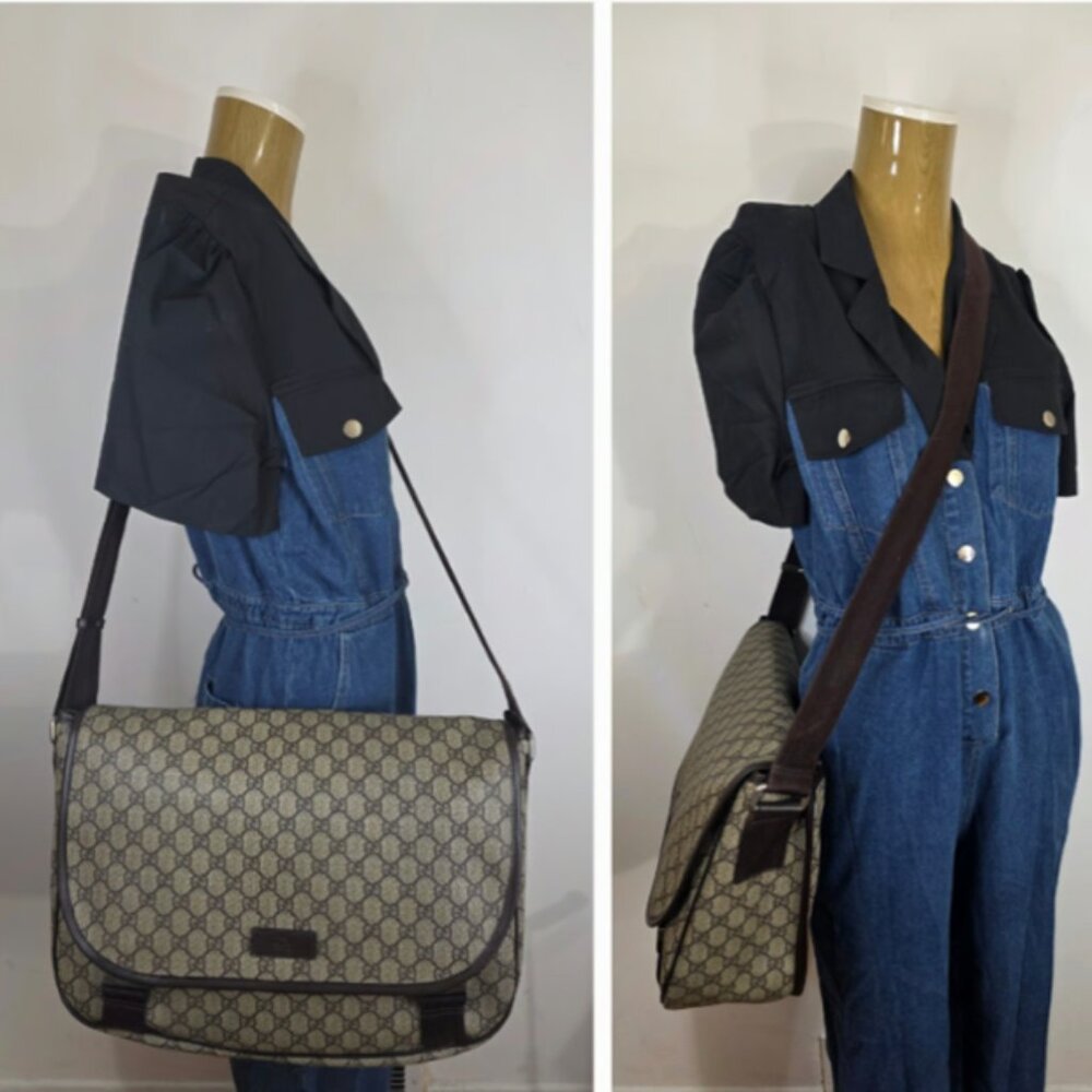 GUCCI GG Supreme Double Buckle Messenger Bag